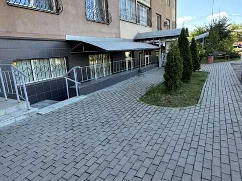 комерційна за адресою Соломії Крушельницької вул., 13