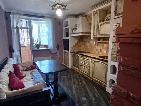 квартира за адресою Мальовнича вул. (Скворцова), 4а