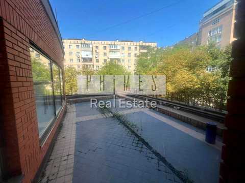комерційна за адресою Дмитрівська вул., 92-94