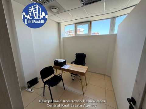 комерційна за адресою Чернівці, Незалежності просп., 131