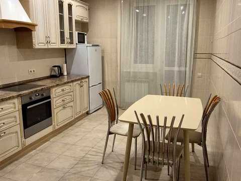квартира за адресою Патріарха Мстислава Скрипника вул. (Миколи Островського), 40