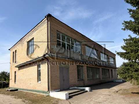 комерційна за адресою Каштанова вул., 2