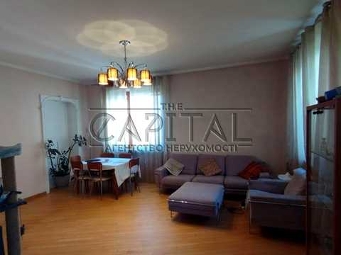 квартира за адресою Київ, Трьохсвятительська вул., 9