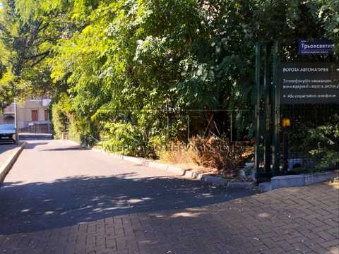 квартира за адресою Київ, Трьохсвятительська вул., 9