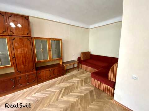 квартира за адресою Феодосійська вул., 4
