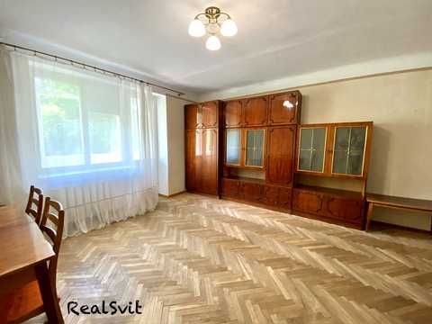 квартира за адресою Феодосійська вул., 4