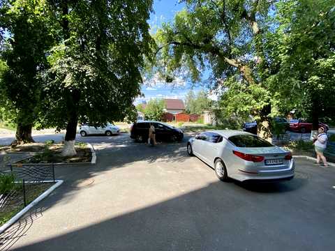 квартира за адресою Феодосійська вул., 4