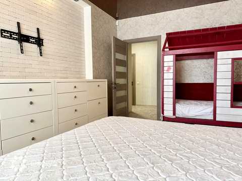 квартира за адресою Анни Ахматової вул., 34