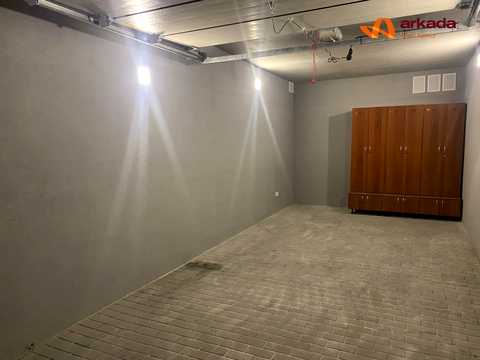паркомісце за адресою Юліана Целевича вул., 4-В