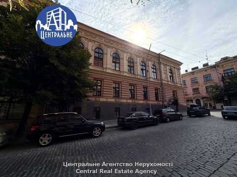 комерційна за адресою Чернівці, Адама Міцкевича вул., 2