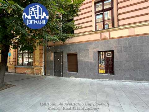 комерційна за адресою Чернівці, Адама Міцкевича вул., 2