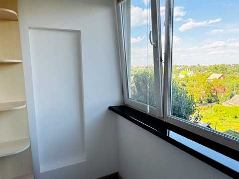 квартира за адресою Десантна вул., 11