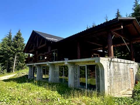 будинок за адресою с. Поляниця, урочище Прелуки вул., 629