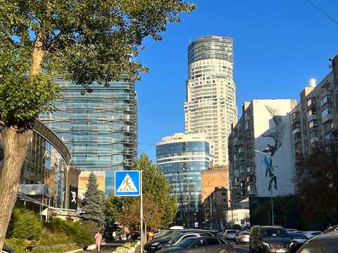 паркомісце за адресою Кловський узвіз, 7