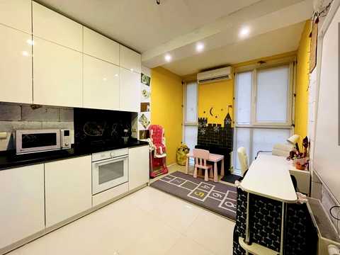 квартира за адресою Київ, Регенераторна вул., 4к2