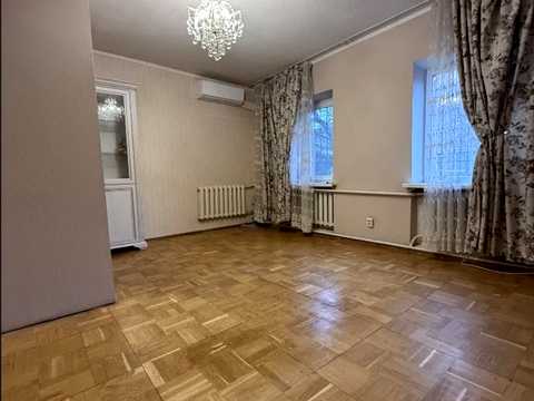 будинок за адресою Олександра Чернікова вул. (Красночечелівська), 35