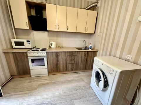 квартира за адресою Анни Ахматової вул., 15