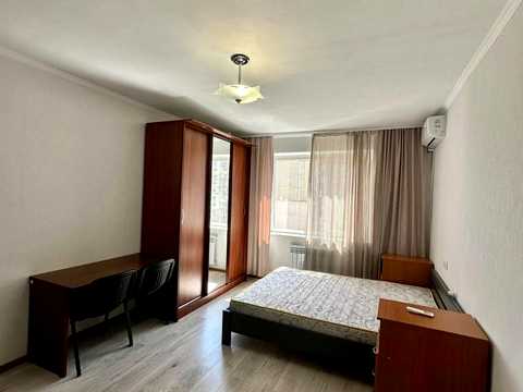 квартира за адресою Анни Ахматової вул., 15