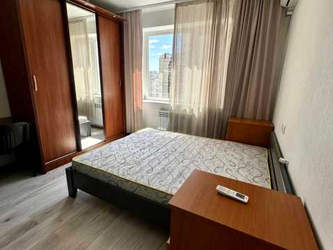 квартира за адресою Анни Ахматової вул., 15