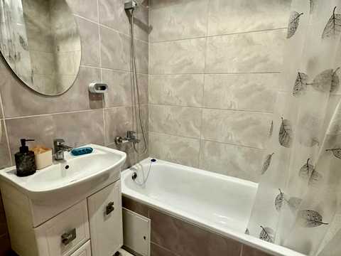 квартира за адресою Анни Ахматової вул., 15