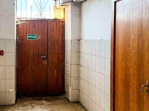 коммерческая по адресу Карпатська ул., 12