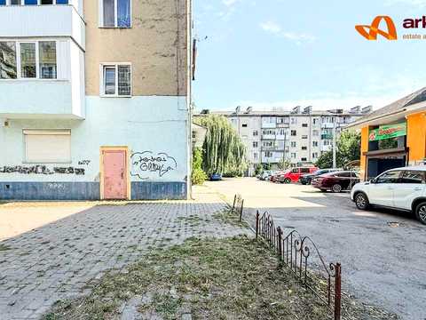 коммерческая по адресу Карпатська ул., 12