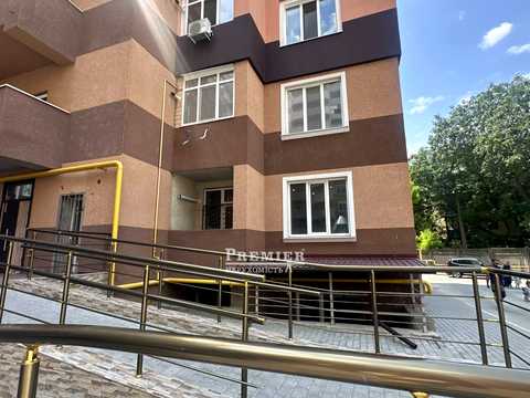 коммерческая по адресу Зоопарковая ул., 1