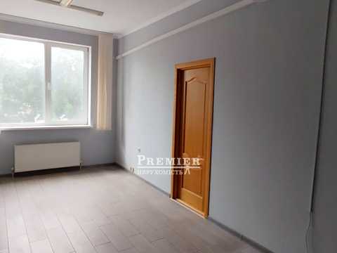 комерційна за адресою Івана Франка вул., 40 к1
