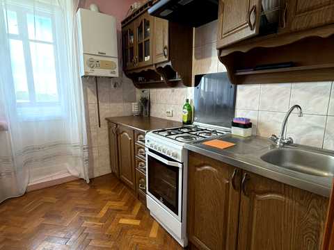 квартира за адресою Уласа Самчука вул. (Молодої Гвардії), 31