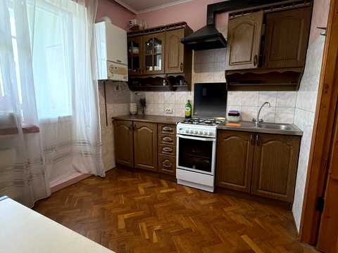 квартира за адресою Уласа Самчука вул. (Молодої Гвардії), 31
