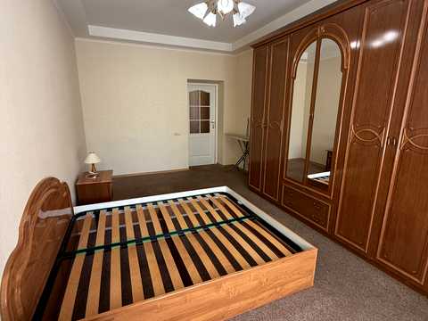 квартира за адресою Шовкуненка вул., 4