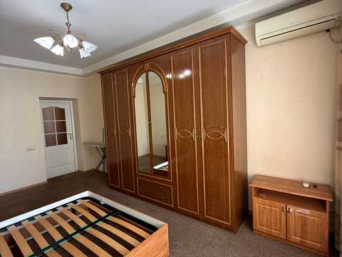 квартира за адресою Шовкуненка вул., 4