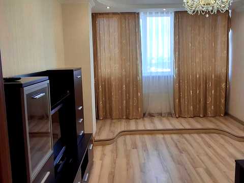 квартира за адресою Героїв Оборони вул., 10-А