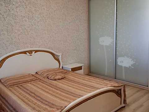 квартира за адресою Героїв Оборони вул., 10-А