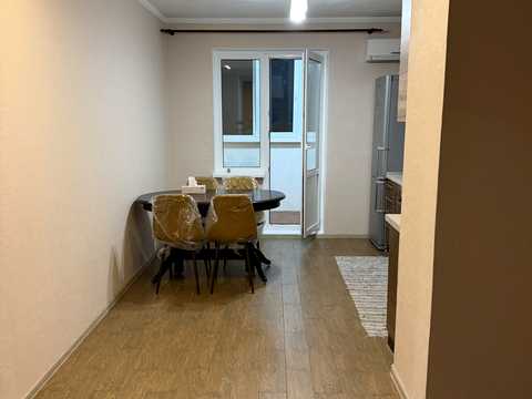 квартира за адресою Милославська вул., 8