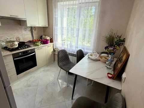 квартира за адресою Зарічанська вул., 36/3