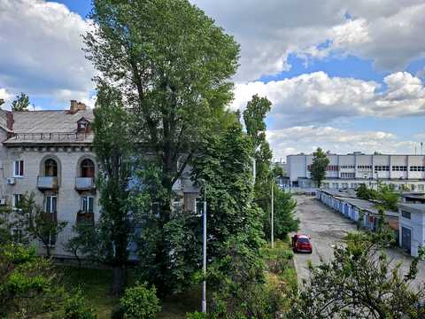 квартира за адресою Леоніда Каденюка просп. (Юрія Гагаріна), 8