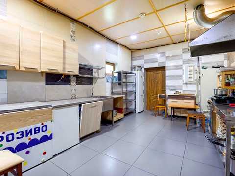 комерційна за адресою Джерельна вул., 21