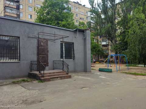 комерційна за адресою Електрозаводська вул., 1а