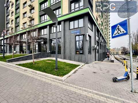 комерційна за адресою Михайла Максимовича вул. (Онуфрія Трутенка), 32-Б