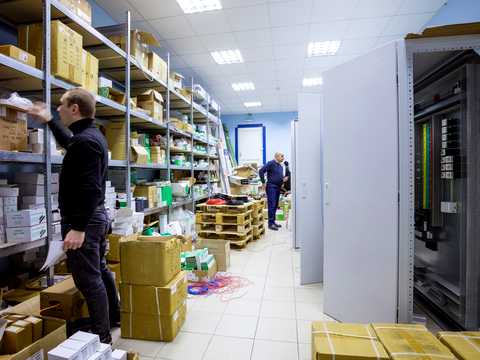 комерційна за адресою В'ячеслава Чорновола вул., 25