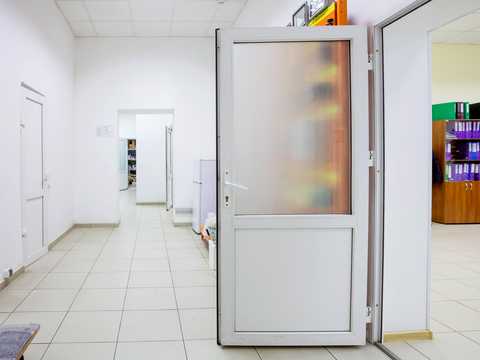 комерційна за адресою В'ячеслава Чорновола вул., 25