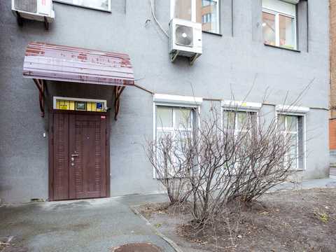 комерційна за адресою В'ячеслава Чорновола вул., 25