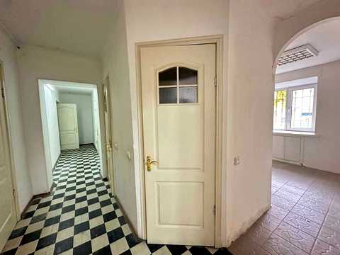 комерційна за адресою Шота Руставелі вул., 25