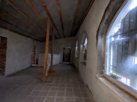 комерційна за адресою Центральна, 67