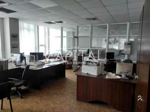 комерційна за адресою Андріївська вул., 7