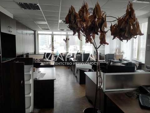 комерційна за адресою Андріївська вул., 7