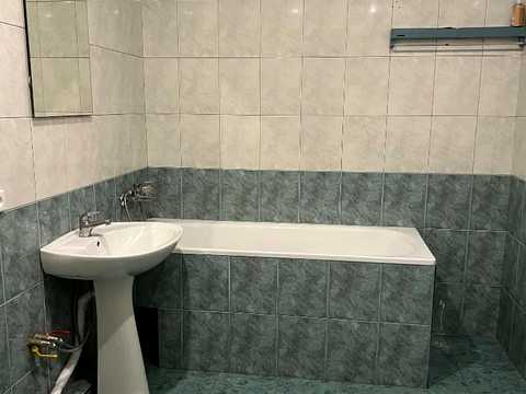коммерческая по адресу Дмитрия Яворницкого просп. (Карла Маркса), 67
