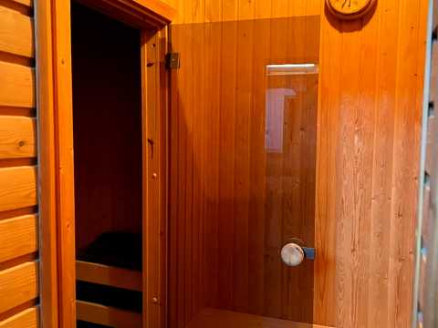 коммерческая по адресу Дмитрия Яворницкого просп. (Карла Маркса), 67