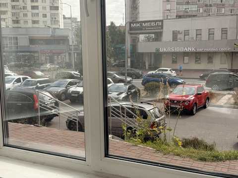 комерційна за адресою Олександра Мишуги вул., 12